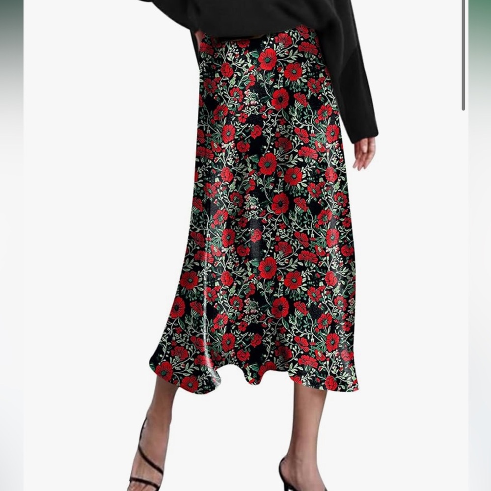 Chic Floral Satin Skirt in Red and Black